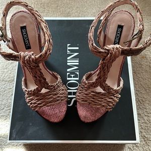 Brown 7.5 heels. Worn once. Great condition